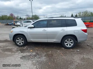 2009 Toyota Highlander with VIN JTEDS41A792092585, listed as a IAAI auction lot 42092110 with 266,217 mi miles. Bid and sale history available at carsss.com. Image 14.