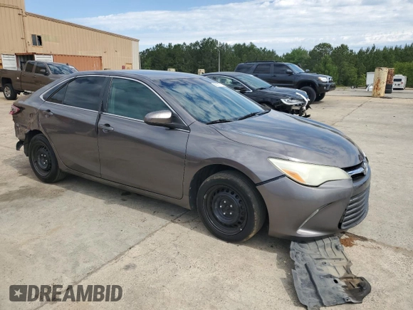 2015 Toyota Camry XLE z VIN 4T1BF1FK4FU060219, wystawiony jako Copart lot #58141715 z przebiegiem 256 926 mil mil oraz Czysty tytuł • Clean title. Historia ofert i sprzedaży dostępna na DreamBid. Obrazek 4.