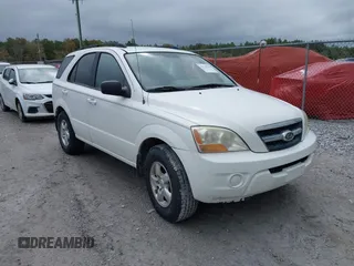 2009 Kia Sorento LX with VIN KNDJD735095867701, listed as a IAAI auction lot 41739520 with 209,318 mi miles. Bid and sale history available at carsss.com. Image 1.