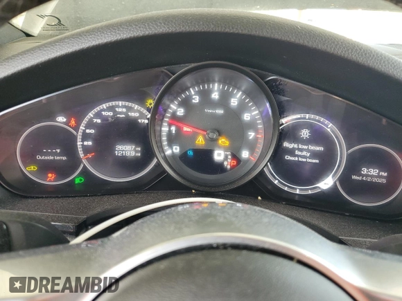 2021 Porsche Cayenne z VIN WP1AA2AY0MDA06430, wystawiony jako Copart lot #51603065 z przebiegiem 26 087 mil mil oraz Szkoda całkowita • Salvage title. Historia ofert i sprzedaży dostępna na DreamBid. Obrazek 9.