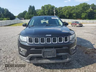 2019 Jeep Compass Latitude z VIN 3C4NJDBB5KT740982, wystawiony jako Copart lot #62478375 z przebiegiem 67 197 mil mil oraz Szkoda całkowita • Salvage title. Historia ofert i sprzedaży dostępna na DreamBid. Obrazek 5.