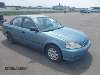 1999 Honda Civic LX z VIN 1HGEJ6678XL018332, wystawiony jako IAAI lot #42413697 z przebiegiem 196 167 mil mil oraz . Historia ofert i sprzedaży dostępna na DreamBid. Obrazek 1.