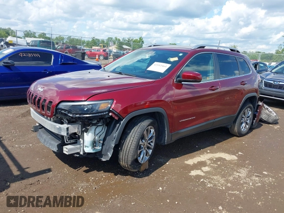 2019 Jeep Cherokee Latitude Plus z VIN 1C4PJLLN2KD147453, wystawiony jako IAAI lot #42552461 z przebiegiem 84 456 mil mil oraz . Historia ofert i sprzedaży dostępna na DreamBid. Obrazek 18.