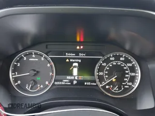 2024 Mitsubishi Outlander ES z VIN JA4J3UA88RZ074065, wystawiony jako IAAI lot #41451179 z przebiegiem 3 338 mil mil oraz . Historia ofert i sprzedaży dostępna na DreamBid. Obrazek 7.