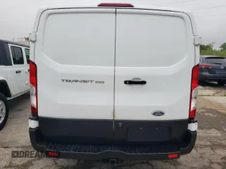 2019 Ford Transit with VIN 1FTYR1YG1KKA38053, listed as a IAAI auction lot 42631415 with 93,195 mi miles and . Bid and sale history available at DreamBid. Image 3.