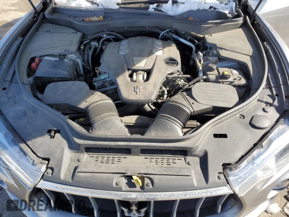 2018 Maserati Levante with VIN ZN661XUA7JX301391, listed as a Copart auction lot 42688684 with 57,679 mi miles. Bid and sale history available at carsss.com. Image 12.