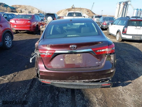 2018 Toyota Avalon XLE with VIN 4T1BK1EB2JU284174, listed as a IAAI auction lot 41555900 with 141,004 mi miles. Bid and sale history available at carsss.com. Image 16.