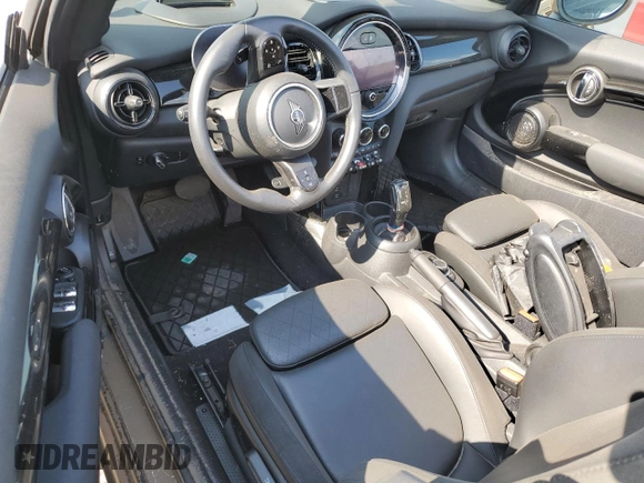 2022 MINI Convertible Cooper S z VIN WMW43DL08N3N99681, wystawiony jako Copart lot #67152054 z przebiegiem Nie podano mil oraz Szkoda całkowita • Salvage title. Historia ofert i sprzedaży dostępna na DreamBid. Obrazek 8.