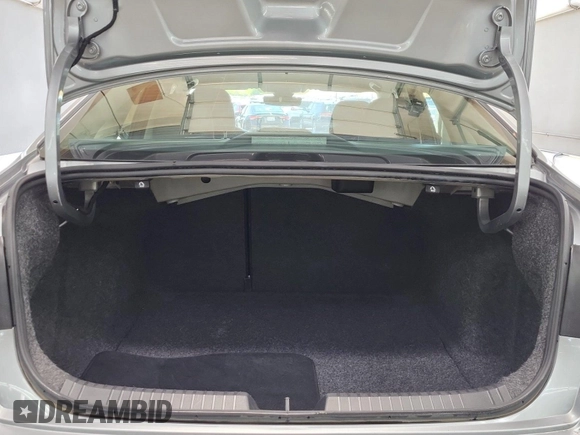 2024 Volkswagen Jetta S with VIN 3VW5M7BU6RM073190, listed as a IAAI auction lot 42844463 with 33,096 mi miles and . Bid and sale history available at DreamBid. Image 50.