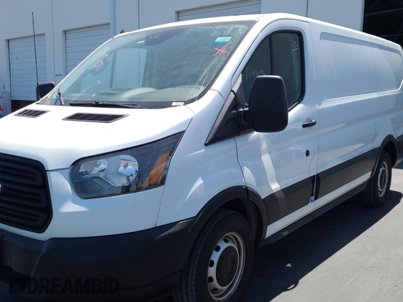 2019 Ford Transit z VIN 1FTYE1YM8KKB40189, wystawiony jako IAAI lot #42763040 z przebiegiem 193 036 mil mil oraz . Historia ofert i sprzedaży dostępna na DreamBid. Obrazek 14.