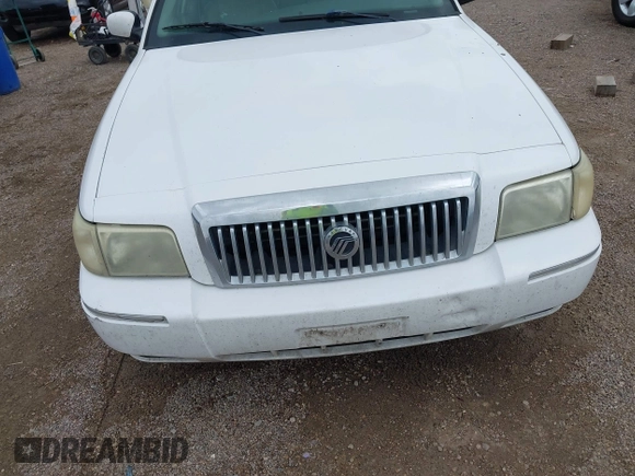 2009 Mercury Grand Marquis LS with VIN 2MEHM75V99X623036, listed as a IAAI auction lot 42087957 with 208,652 mi miles. Bid and sale history available at carsss.com. Image 6.