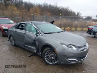 2014 Lincoln MKZ with VIN 3LN6L2GK2ER801312, listed as a IAAI auction lot 41209977 with 152,577 mi miles. Bid and sale history available at carsss.com. Image 1.