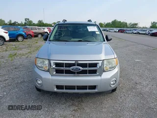 2008 Ford Escape XLT с VIN 1FMCU93128KC01646, выставлен на аукционе IAAI как лот 42372522 с пробегом 211 988 миль миль и . История ставок и продаж доступна на DreamBid. Изображение 12.