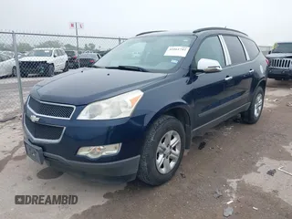 2012 Chevrolet Traverse LS z VIN 1GNKRFED1CJ327462, wystawiony jako IAAI lot #42161742 z przebiegiem 231 729 mil mil oraz . Historia ofert i sprzedaży dostępna na DreamBid. Obrazek 2.