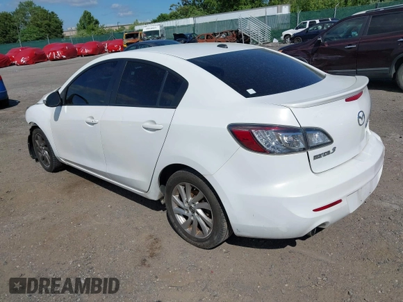 2013 Mazda 3 i Grand Touring z VIN JM1BL1WP1D1726847, wystawiony jako IAAI lot #42302876 z przebiegiem 158 837 mil mil oraz . Historia ofert i sprzedaży dostępna na DreamBid. Obrazek 3.