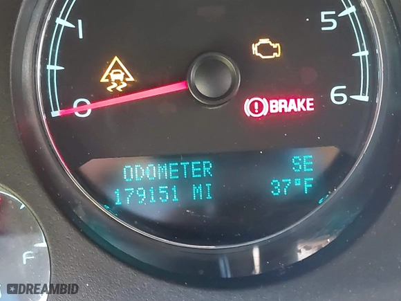 2010 Chevrolet Suburban LT with VIN 1GNUKJE36AR132205, listed as a IAAI auction lot 41447650 with 179,151 mi miles. Bid and sale history available at carsss.com. Image 15.