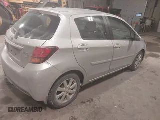 2016 Toyota Yaris L z VIN VNKKTUD32GA066699, wystawiony jako IAAI lot #41387987 z przebiegiem 76 595 mil mil oraz . Historia ofert i sprzedaży dostępna na DreamBid. Obrazek 4.
