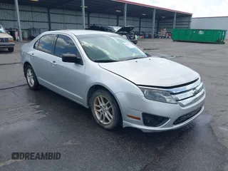 2012 Ford Fusion S with VIN 3FAHP0GAXCR270957, listed as a IAAI auction lot 42122294 with 230,489 mi miles and . Bid and sale history available at carsss.com. Image 1.