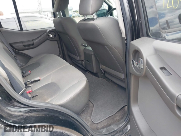 2010 Nissan Xterra S with VIN 5N1AN0NU3AC522280, listed as a IAAI auction lot 42037237 with 158,602 mi miles. Bid and sale history available at carsss.com. Image 8.