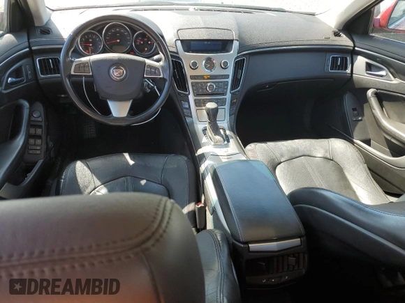 2008 Cadillac CTS RWD z VIN 1G6DM577180111371, wystawiony jako Copart lot #51007235 z przebiegiem Nie podano mil oraz Czysty tytuł • Clean title. Historia ofert i sprzedaży dostępna na DreamBid. Obrazek 8.