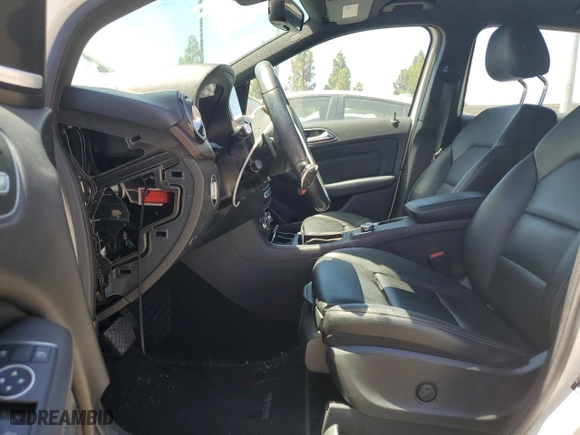 2016 Mercedes-Benz B-Class with VIN WDDVP9AB2GJ009587, listed as a Copart auction lot 68189554 with NaN miles and Clean Title. Bid and sale history available at carsss.com. Image 7.