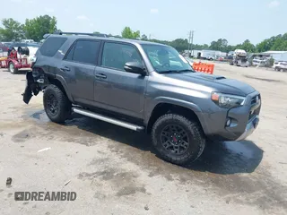 2020 Toyota 4Runner SR5 with VIN JTEBU5JR5L5818446, listed as a IAAI auction lot 42474696 with 66,016 mi miles and . Bid and sale history available at DreamBid. Image 1.