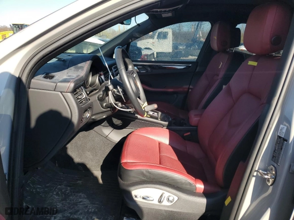 2022 Porsche Macan S with VIN WP1AG2A53NLB25049, listed as a Copart auction lot 82492444 with 22,365 mi miles and Salvage Title. Bid and sale history available at carsss.com. Image 7.