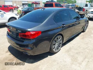 2017 BMW 5 Series 540i z VIN WBAJE5C33HG916941, wystawiony jako IAAI lot #42504534 z przebiegiem 115 127 mil mil oraz . Historia ofert i sprzedaży dostępna na DreamBid. Obrazek 4.