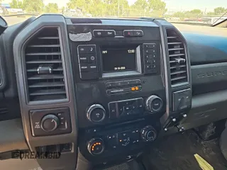 2018 Ford F-250 XL with VIN 1FT7W2BT1JEB88967, listed as a IAAI auction lot 42743495 with 215,105 mi miles and . Bid and sale history available at DreamBid. Image 3.