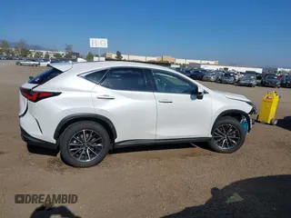 2024 Lexus NX 350h Premium z VIN JTJGKCEZXR5013787, wystawiony jako IAAI lot #42161932 z przebiegiem 19 251 mil mil oraz . Historia ofert i sprzedaży dostępna na DreamBid. Obrazek 14.