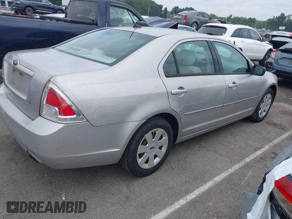 2008 Ford Fusion S with VIN 3FAHP06ZX8R123780, listed as a IAAI auction lot 40365258 with 100,661 mi miles. Bid and sale history available at carsss.com. Image 4.