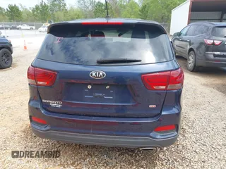 2019 Kia Sorento LX with VIN 5XYPG4A32KG505075, listed as a IAAI auction lot 41918622 with 103,650 mi miles. Bid and sale history available at carsss.com. Image 15.
