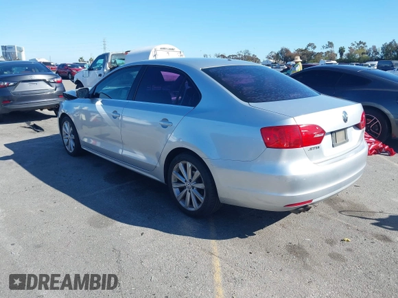 2013 Volkswagen Jetta SE with VIN 3VWDP7AJ6DM412727, listed as a IAAI auction lot 41824054 with 175,093 mi miles and . Bid and sale history available at DreamBid. Image 3.