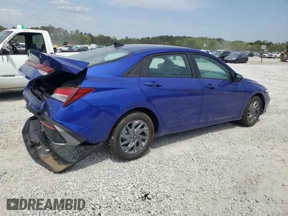 2024 Hyundai Elantra SEL z VIN KMHLM4DG7RU810310, wystawiony jako Copart lot #52614015 z przebiegiem 7 701 mil mil oraz Szkoda całkowita • Salvage title. Historia ofert i sprzedaży dostępna na DreamBid. Obrazek 3.