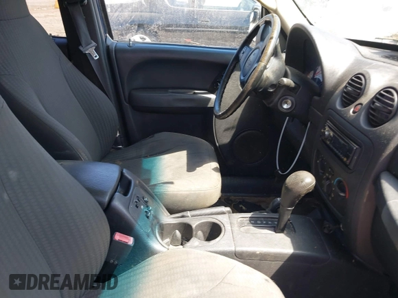 2004 Jeep Liberty Sport with VIN 1J4GL48K44W303606, listed as a IAAI auction lot 41895990 with 145,765 mi miles. Bid and sale history available at carsss.com. Image 5.