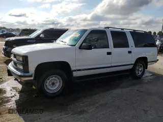 1999 Chevrolet Suburban z VIN 1GNFK16R2XJ574787, wystawiony jako Copart lot #58908375 z przebiegiem 240 981 mil mil oraz Szkoda całkowita • Salvage title. Historia ofert i sprzedaży dostępna na DreamBid. Obrazek 1.