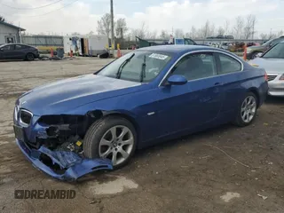 2008 BMW 3 Series 328xi z VIN WBAWC33568PD08819, wystawiony jako Copart lot #51583045 z przebiegiem 57 164 mil mil oraz Szkoda całkowita • Salvage title. Historia ofert i sprzedaży dostępna na DreamBid. Obrazek 1.