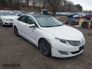 2013 Lincoln MKZ with VIN 3LN6L2JK4DR816031, listed as a IAAI auction lot 41701444 with 147,701 mi miles. Bid and sale history available at carsss.com. Image 1.