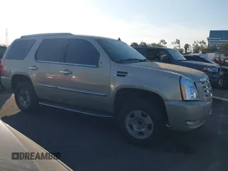 2008 Cadillac Escalade with VIN 1GYEC63848R186256, listed as a IAAI auction lot 41421198 with 1 mi miles. Bid and sale history available at carsss.com. Image 12.