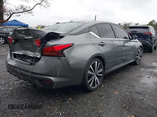2020 Nissan Altima 2.5 SR with VIN 1N4BL4CV6LC259910, listed as a IAAI auction lot 40876729 with 68,363 mi miles. Bid and sale history available at carsss.com. Image 4.