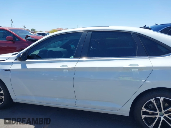 2020 Volkswagen Jetta S z VIN 3VWCB7BU4LM059258, wystawiony jako IAAI lot #42131824 z przebiegiem 64 724 mil mil oraz . Historia ofert i sprzedaży dostępna na DreamBid. Obrazek 15.