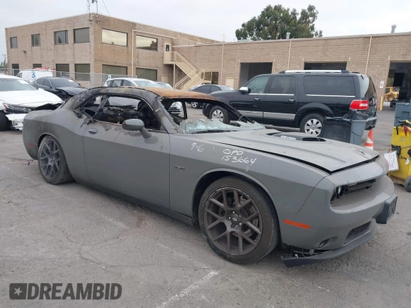 2017 Dodge Challenger R/T Shaker z VIN 2C3CDZBTXHH663987, wystawiony jako IAAI lot #40367339 z przebiegiem Nie podano mil oraz . Historia ofert i sprzedaży dostępna na DreamBid. Obrazek 1.
