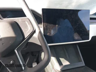 2022 Tesla Model X Plaid z VIN 7SAXCBE69NF343318, wystawiony jako IAAI lot #41387403 z przebiegiem Nie podano mil oraz . Historia ofert i sprzedaży dostępna na DreamBid. Obrazek 17.