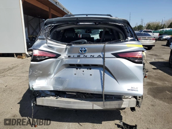 2021 Toyota Sienna XLE with VIN 5TDYSKFC6MS033078, listed as a Copart auction lot 52763265 with 59,599 mi miles and Salvage Title. Bid and sale history available at DreamBid. Image 6.