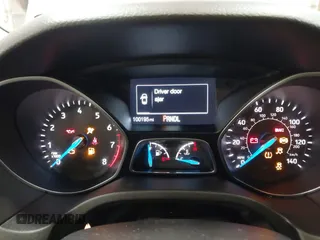 2015 Ford Focus SE with VIN 1FADP3F28FL231684, listed as a IAAI auction lot 41914284 with 100,195 mi miles. Bid and sale history available at carsss.com. Image 7.