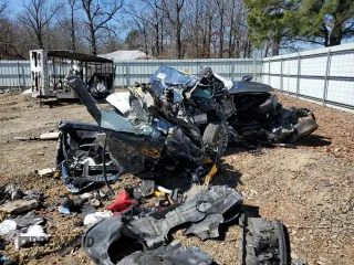 2019 Jeep Cherokee Latitude Plus with VIN 1C4PJMLX4KD471186, listed as a Copart auction lot 47097075 with 0 mi miles and Salvage Title. Bid and sale history available at carsss.com. Image 1.