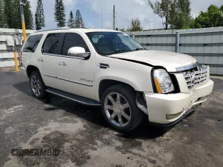 2008 Cadillac Escalade z VIN 1GYEC63868R184475, wystawiony jako Copart lot #60512555 z przebiegiem 202 720 mil mil oraz Szkoda całkowita • Salvage title. Historia ofert i sprzedaży dostępna na DreamBid. Obrazek 4.