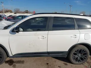2018 Mitsubishi Outlander SE with VIN JA4AD3A38JZ051403, listed as a IAAI auction lot 41406598 with 116,190 mi miles and . Bid and sale history available at DreamBid. Image 14.