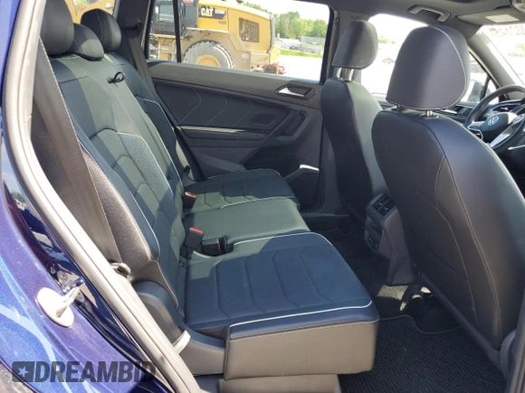 2024 Volkswagen Tiguan SEL R-Line with VIN 3VV4B7AX4RM045227, listed as a Copart auction lot 56002145 with 27,261 mi miles and Salvage title. Bid and sale history available at DreamBid. Image 10.