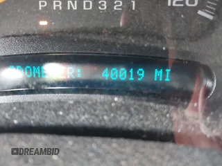 2006 Chevrolet Silverado 1500 LT1 z VIN 1GCEK19B96Z188726, wystawiony jako IAAI lot #42189031 z przebiegiem 40 019 mil mil oraz . Historia ofert i sprzedaży dostępna na DreamBid. Obrazek 15.